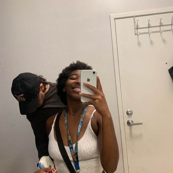 Meet your Posher, Cici - Picture 3 of 5